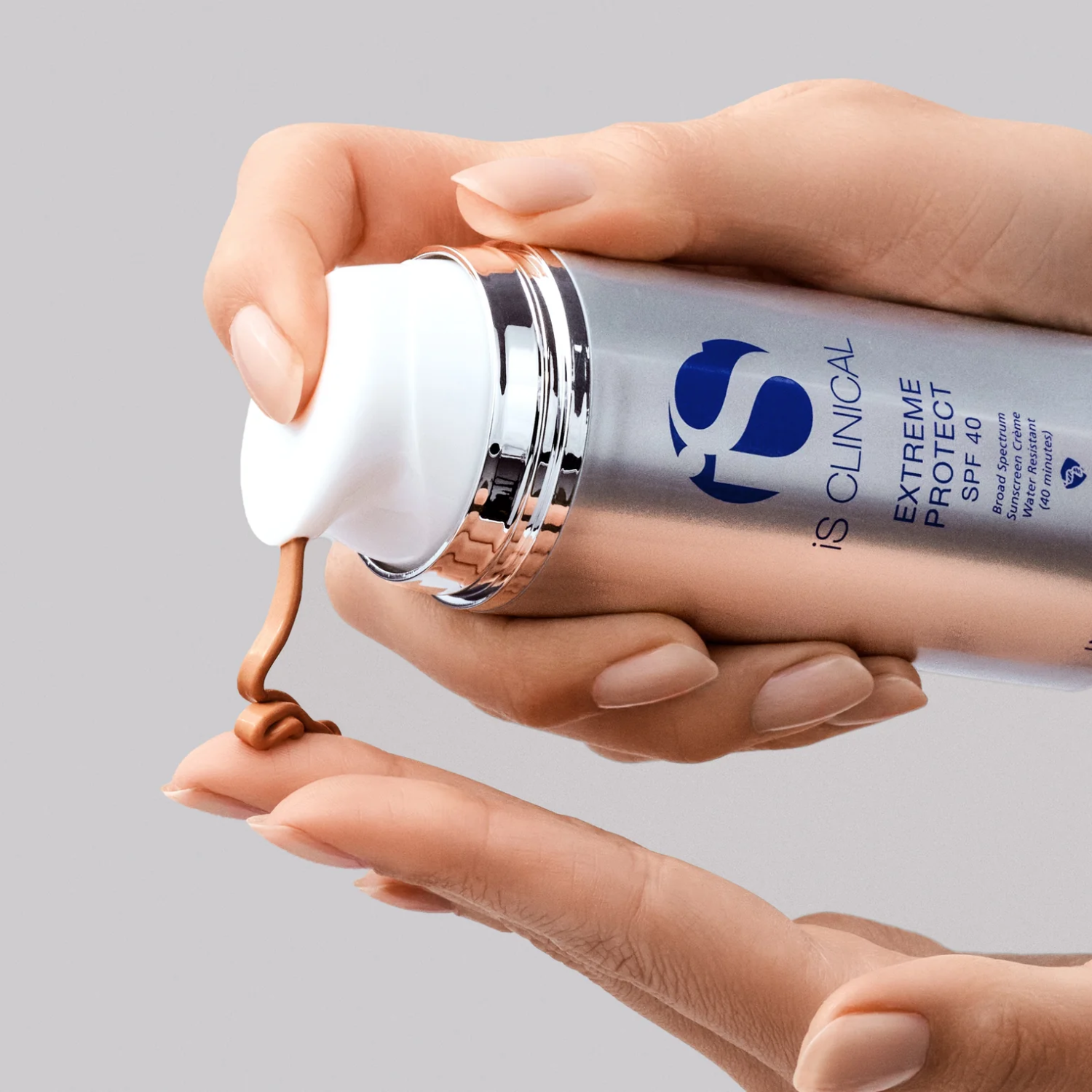 iS Clinical Extreme Protect SPF 40 Bronze