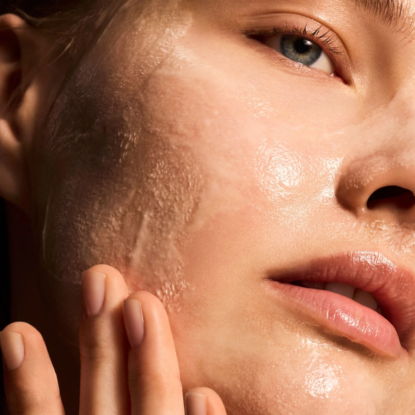 iS Clinical Warming Honey Cleanser